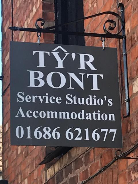 Ty'r Bont Studios