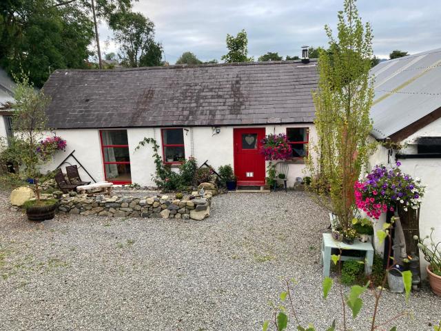 Stone Wall Cottage