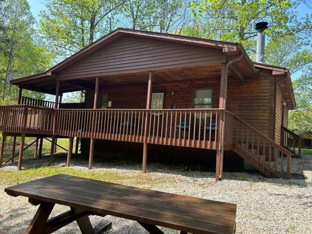 Deluxe Cabin #15 with Hot Tub on Patoka Lake in Southern Indiana