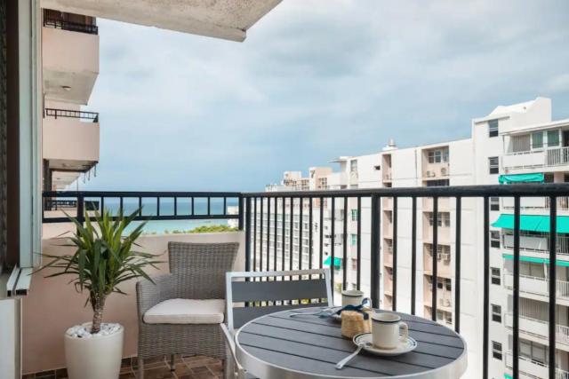 Apartamento con vistas al mar Isla Verde Puerto Rico