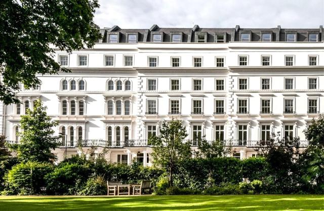 Leinster Square Deluxe Apartment in Central London