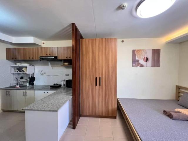 King Bed, Big Kitchen, Fast WiFi, Near Airport