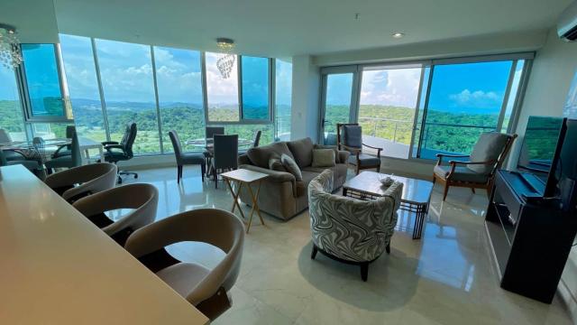 Apartment with Spectacular Ocean Jungle Views