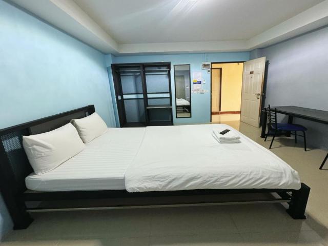 OYO 75506 Ratchapruek Apartment Suphanburi