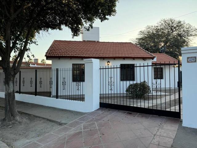 Casa con excelente ubicación