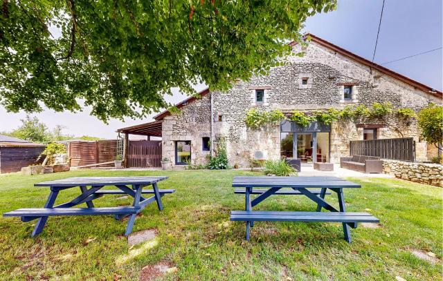 Awesome Home In Mareuil En Perigord With Wifi