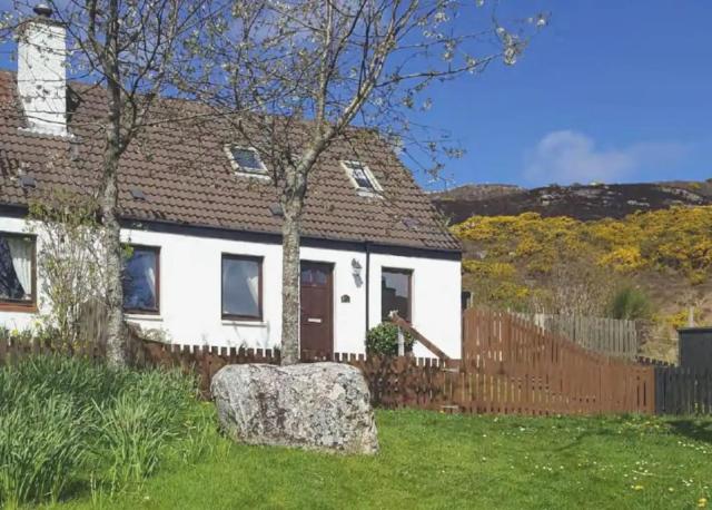 Charming cosy cottage, Gairloch