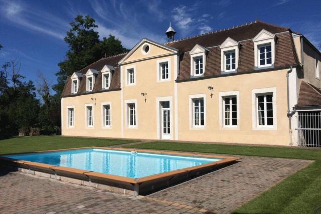 Gîte Château de Montboulon 4* Spa+piscine 14pers.