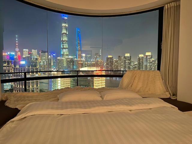 ZHome - HaiQi Garden - Four Bedroom Apartment on the Bund with Bund View