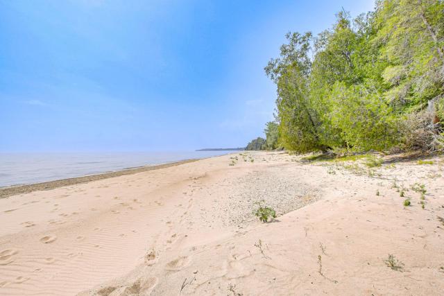 Beach Access on Lake Michigan Sturgeon Bay Home