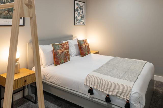 Host & Stay - Monarchs Quay