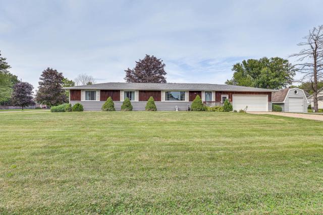 12 Mi to Castle Rock Lake Serene New Lisbon Home!