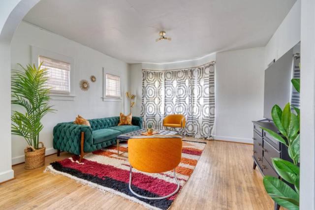 Stay Portland Collection - Lively 2BR Old Hollywood Apt - 92 WalkScore