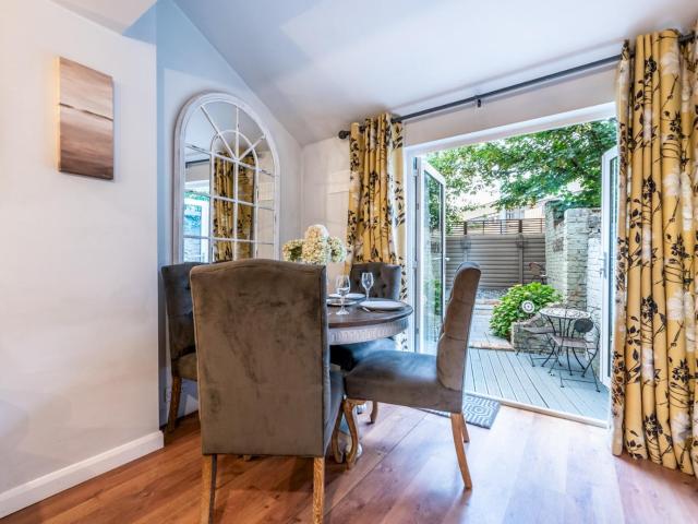 Greenwich High Rd · Beautiful 3bed Town House In Greenwich Garden Pass The Keys