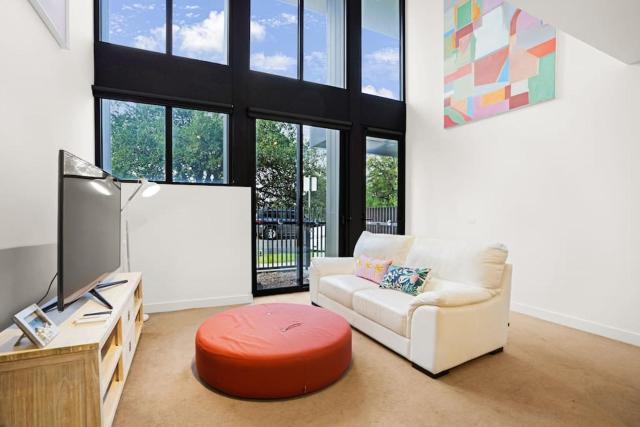 Box Hill Gem 2B Apartment Parking