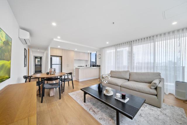 2-Bed Haven: Impeccable Interiors & Chic Amenities