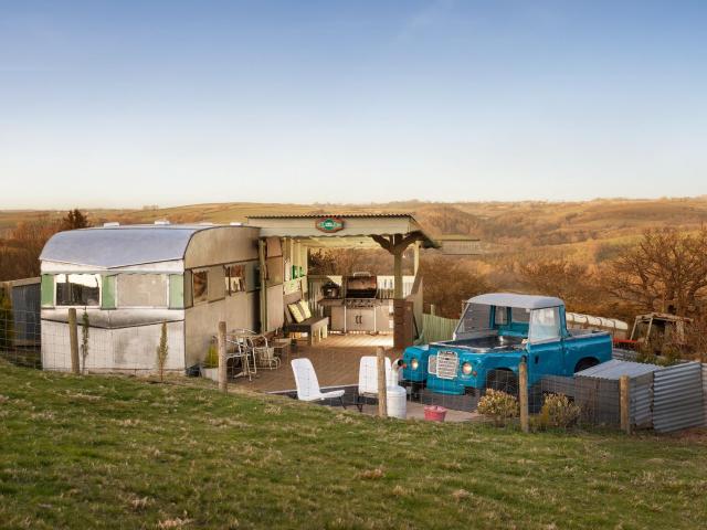 Bluebird Penthouse & Land Rover Hot Tub