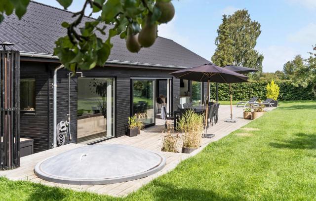 Cozy Home In Hejls With Sauna