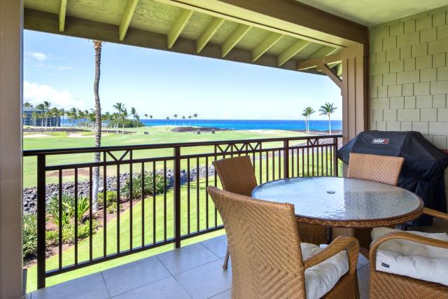 KBM Resorts: Halii Kai HLI-12A 2 Bedroom Luxury Condo with Oceanview Includes Free Rental Car