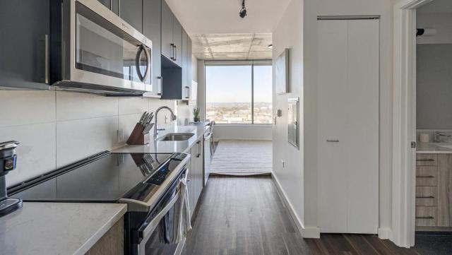 Landing Modern Apartment with Amazing Amenities (ID1398X857)