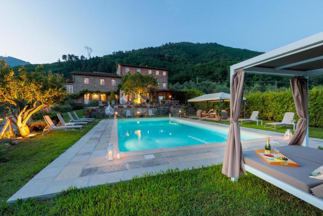 Tuscan Fizz, a traditional Stone villa with Pool