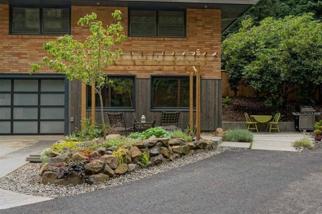 #StayInMyDistrict Multnomah Village Modern Retreat