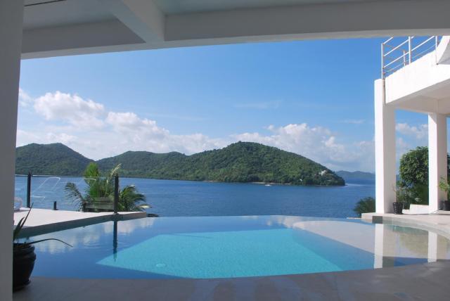 Stunning luxury 1BR Villa Suite with amazing Bay & Ocean views