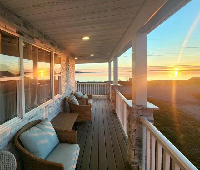 Beachfront NEW Pool HotTub Sauna and Panoramic view