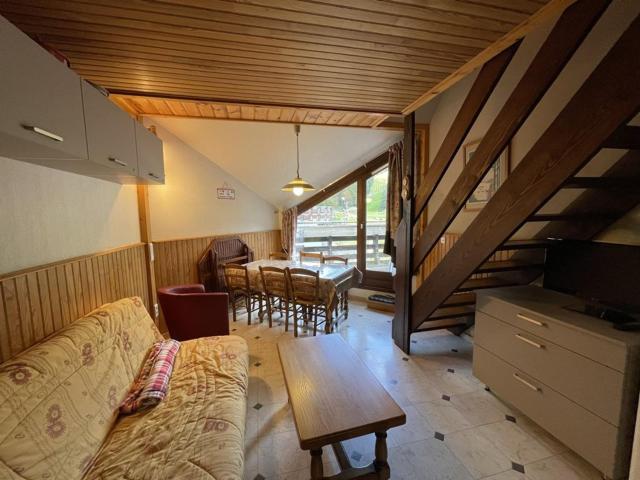 Duplex moderne avec balcon, proche pistes, 2 chambres - FR-1-787-77