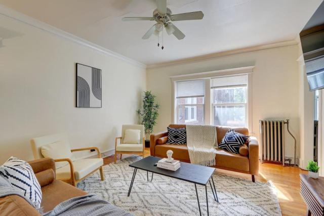 3BR - Sleeps 8 McKinley Beach - BradySt Lower East