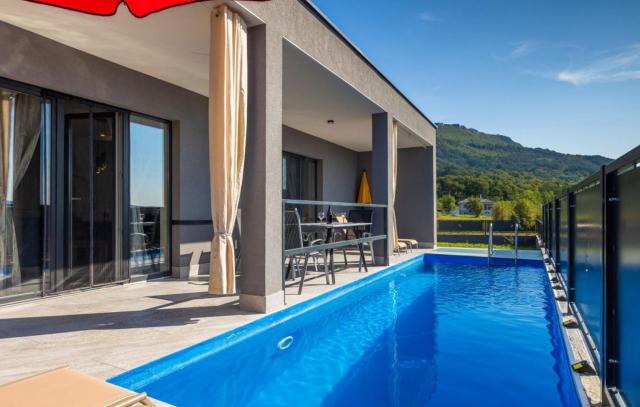 Beautiful Villa Rhapsody with pool in Buzet