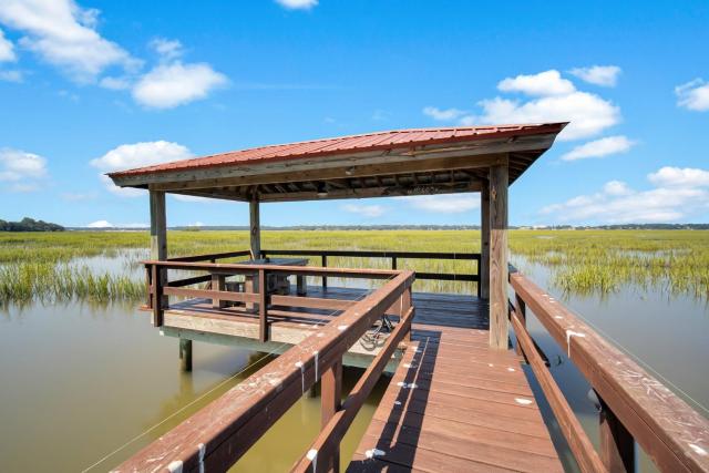 Lowcountry Charm with Private Dock Overlooking Beaufort River