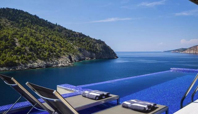 Exquisite Kefalonia Villa | Villa Arystar | 1 Bedroom | Seafornt | Spectacular Sea Views | Private Outdoor Infinity Pool | Assos