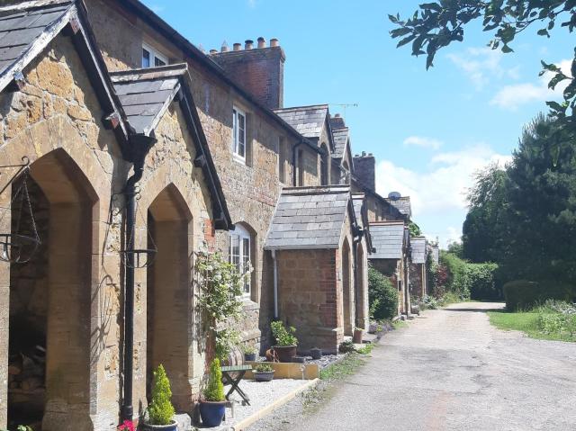 2 bed property in Ilminster Somerset 56523