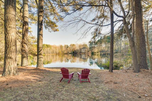 Lakefront Raleigh Home with Deck 12 Mi to Downtown!