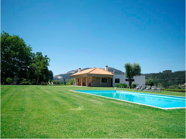 Beautifully Restored Ponte de Lima Farm House - 6 Bedrooms - Quinta Fornelos - Private Pool and Surrounded by Hectares of Vineyards