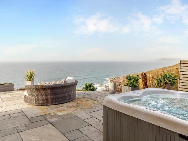 2 Bed in Whitsand Bay 91328