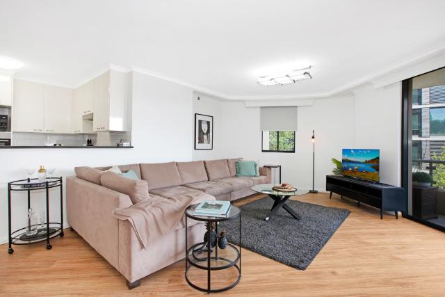 Pyrmont 2 Bed Apartment - Prime Location w parking