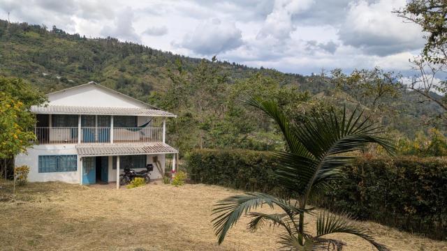 Acogedora casa campo en medio de la naturaleza