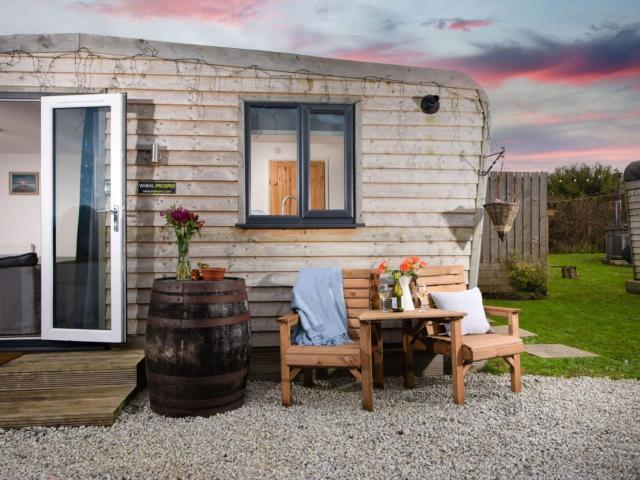 Chalet Wheal Prosper Hot Tub Lodge by Interhome