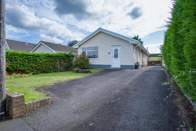 Cefn Road - 3 Bedroom Bungalow - Glais