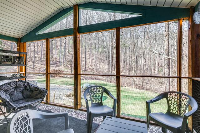 Pet-Friendly Roanoke Home with Fire Pit and Grill!