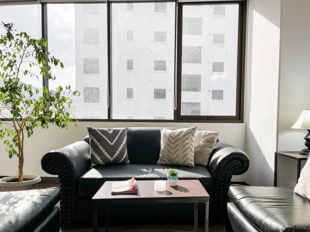 Sky Suites - Wonderful Spacious and Warm Apt with nice views in La Paz!