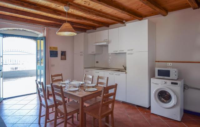 2 Bedroom Nice Home In Motta San Giovanni