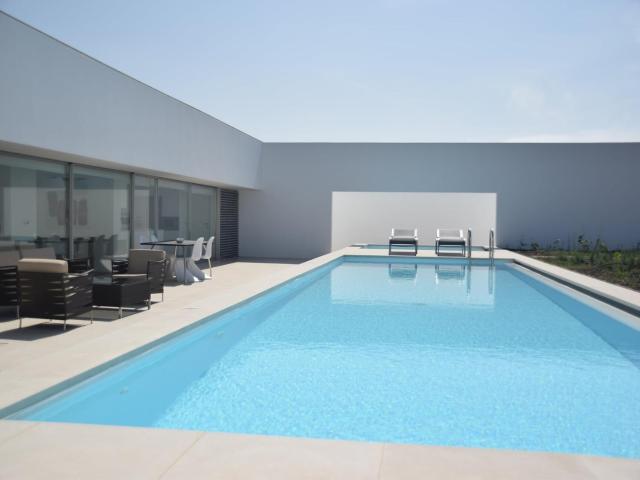 Modern Villa in Óbidos Lisbon with garden and pool