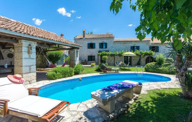 Villa Captain Morgan for 8 people in Central Istria - pet friendly with private pool