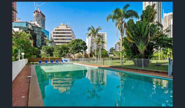 Condor Waterfront Apartment in Surfers Paradise - CoastHM