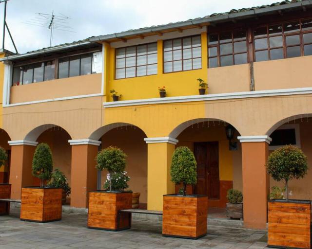 La Casa de la Plaza Cayambe