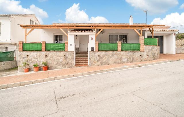 2 Bedroom Lovely Home In Carratraca