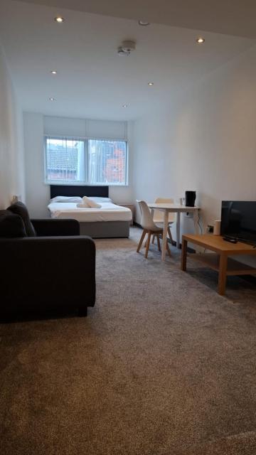 Spacious Studio Apartment in Central Hull